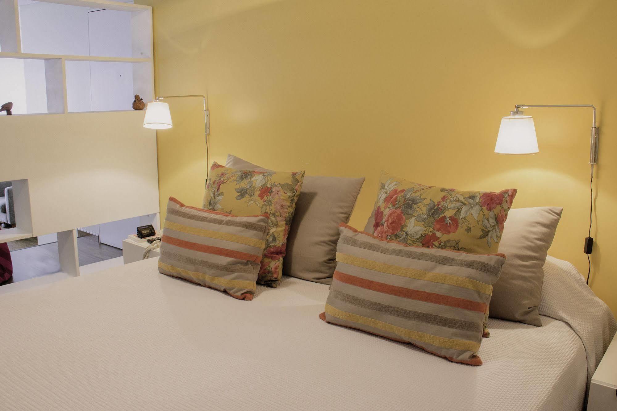 Apartamentos Rent In Buenos Aires Exteriör bild